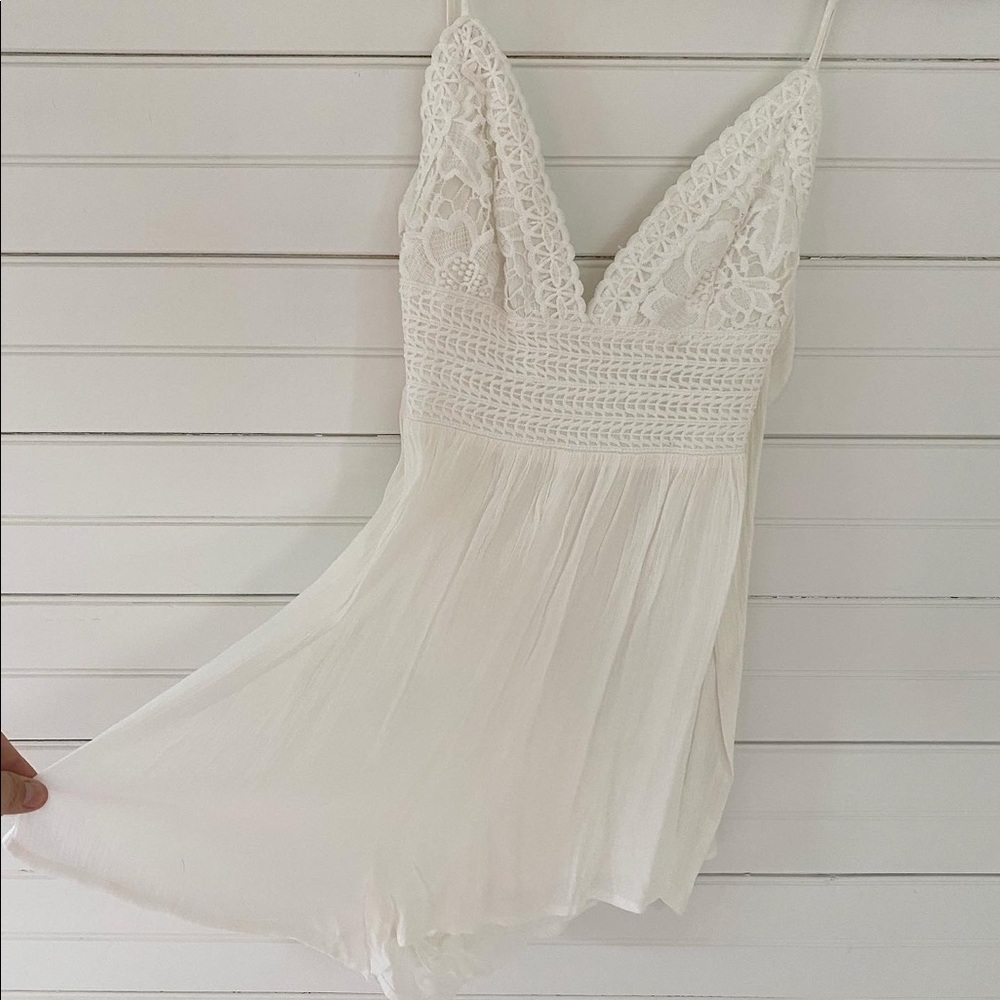BEACHY WHITE ROMPER🤍